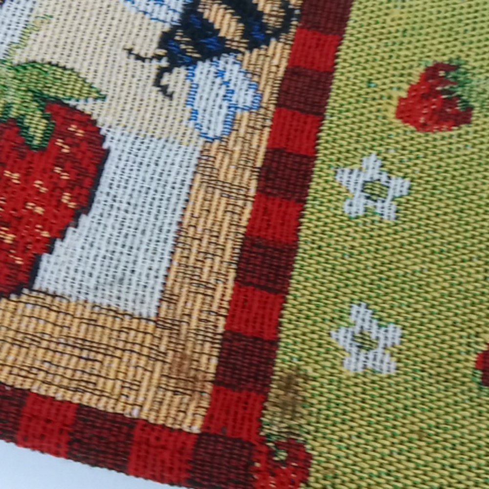 Vintage Summer Strawberry Table Runner - Picture 12 of 16